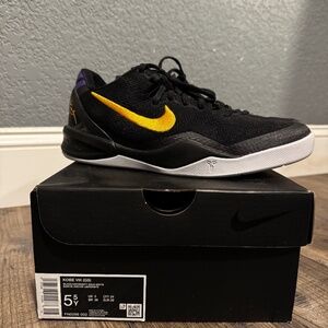 Nike Kobe 8 Protro(GS) size 5.5Y